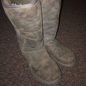 Gray Uggs